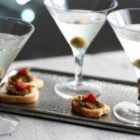 Брудний мартіні – джин, вермут і оливковий сік в одному келиху
